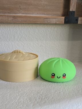 Green Dumpling Squishy Toy in Beige Base